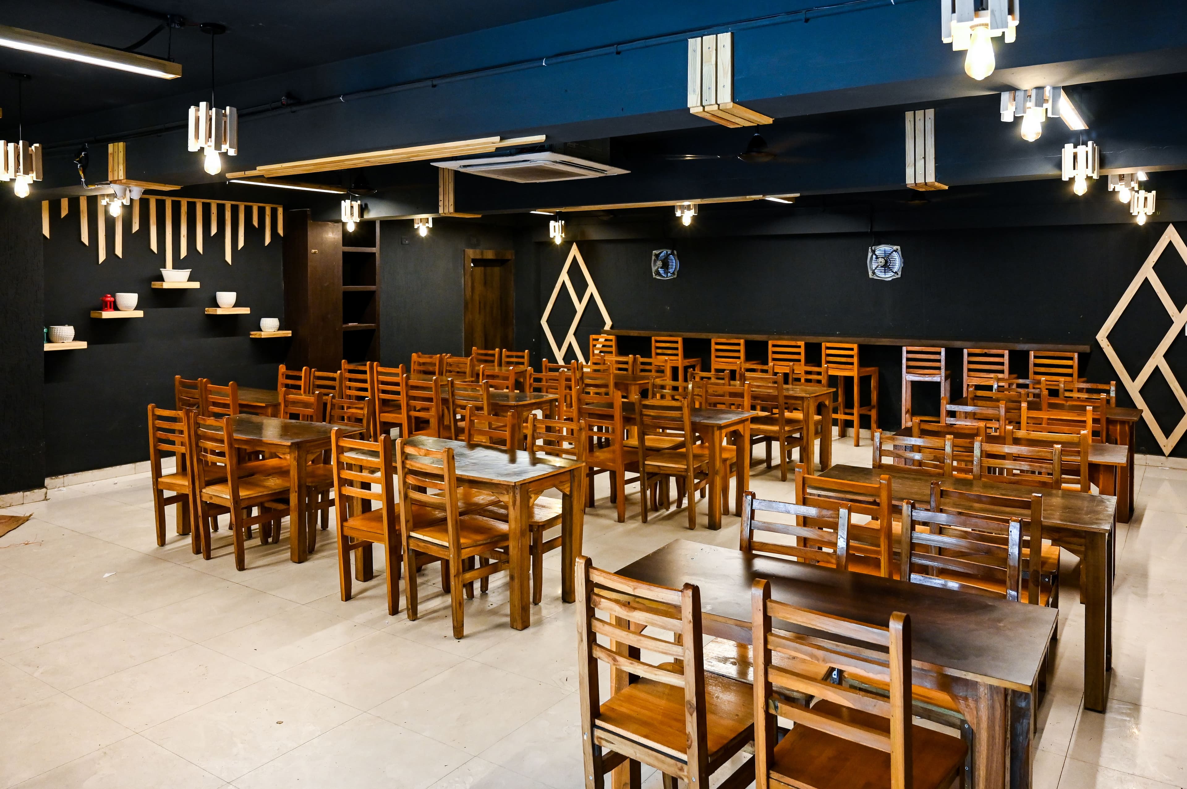 Varalakshmi Tiffins - Photo 4