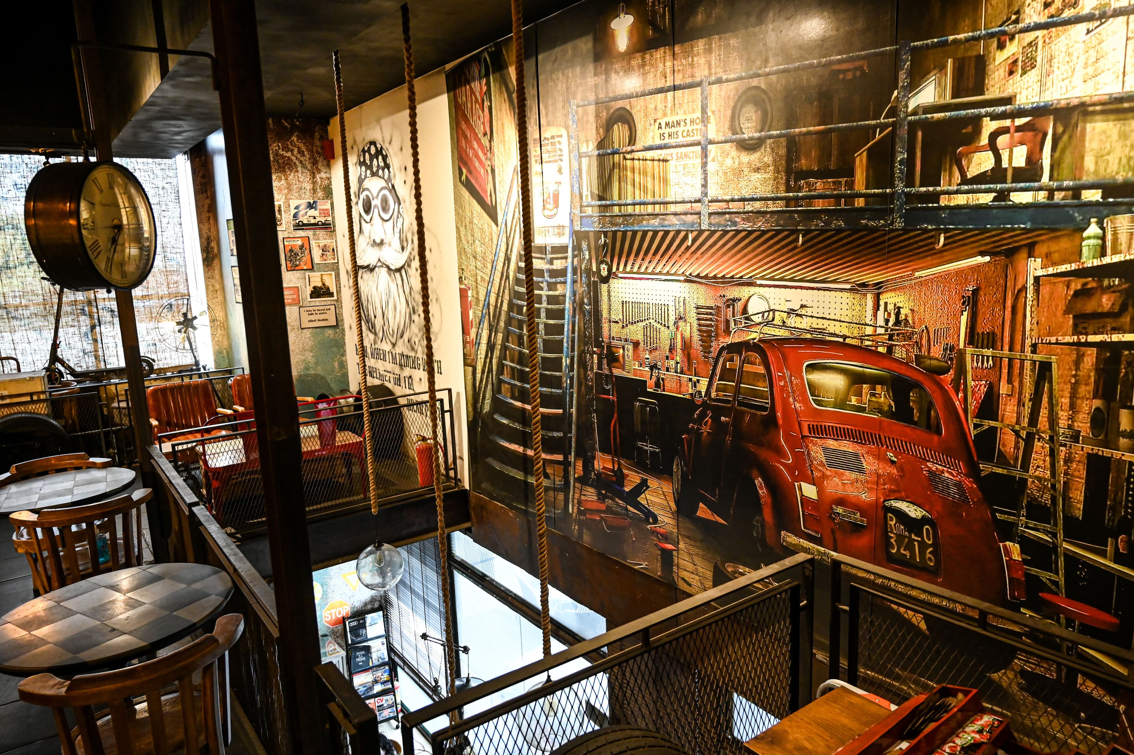 Driven Cafe - Photo 3