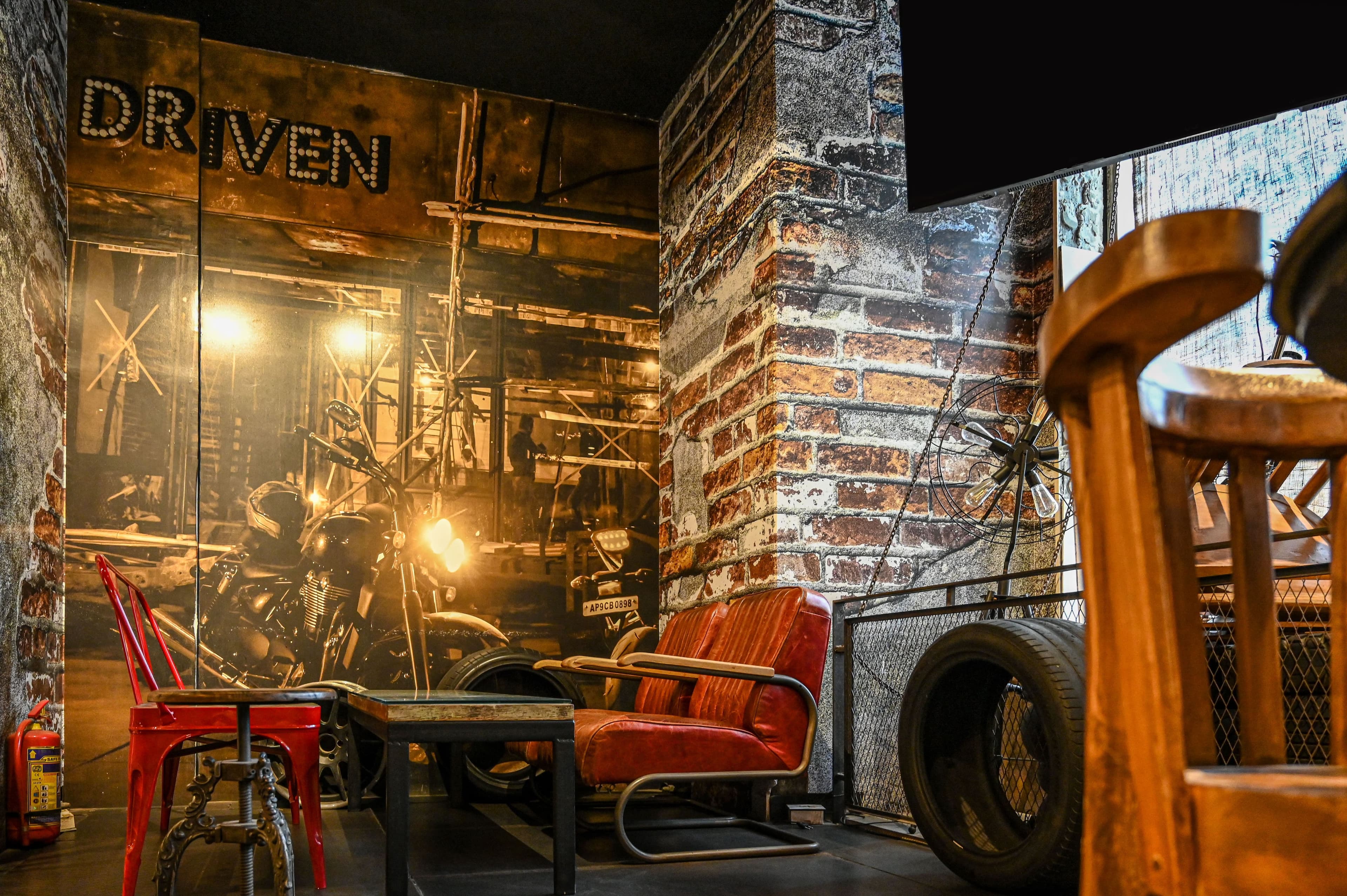 Driven Cafe - Photo 5