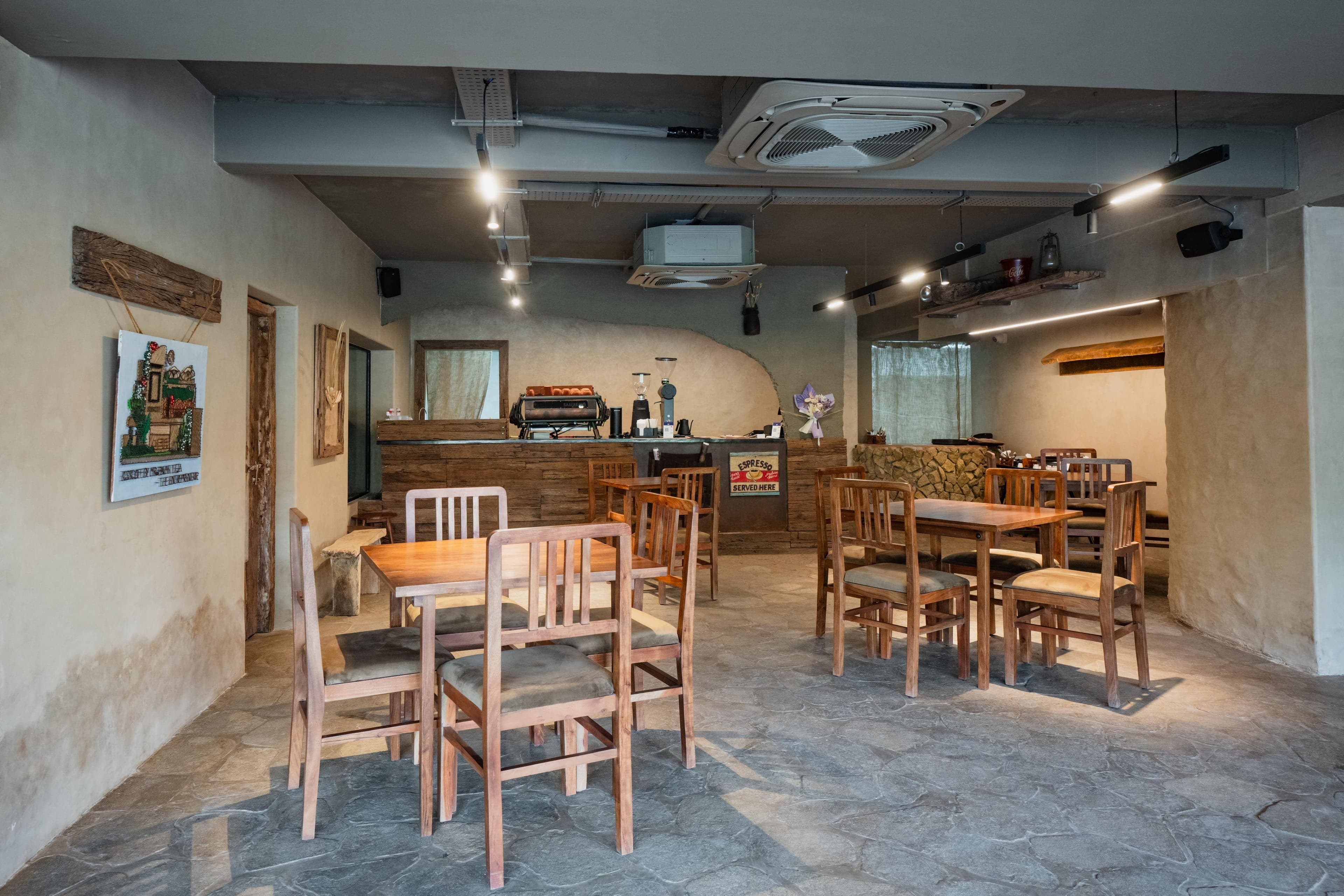 Kisscoff Cafe - Photo 4