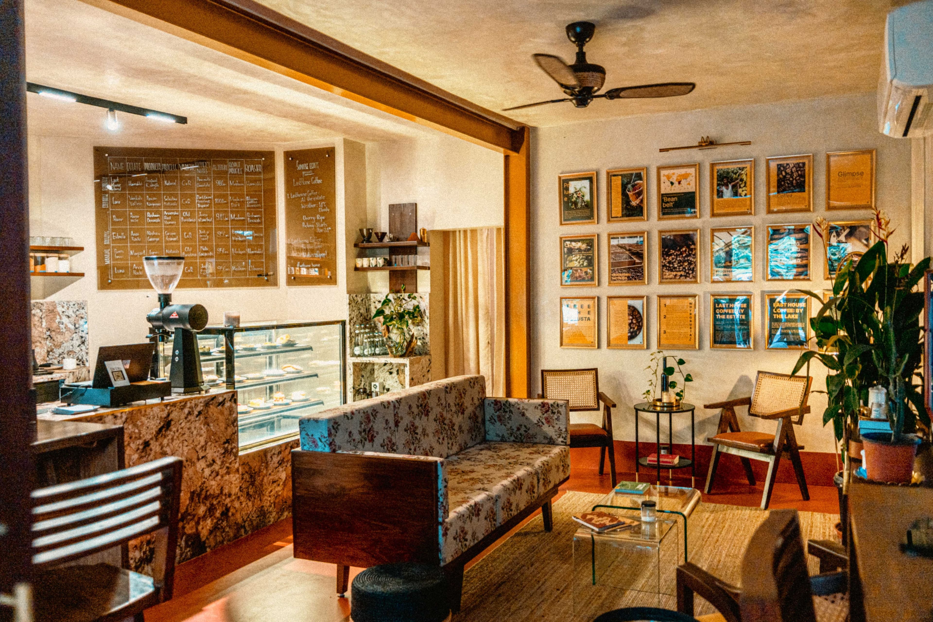 Last House Cafe - Photo 2