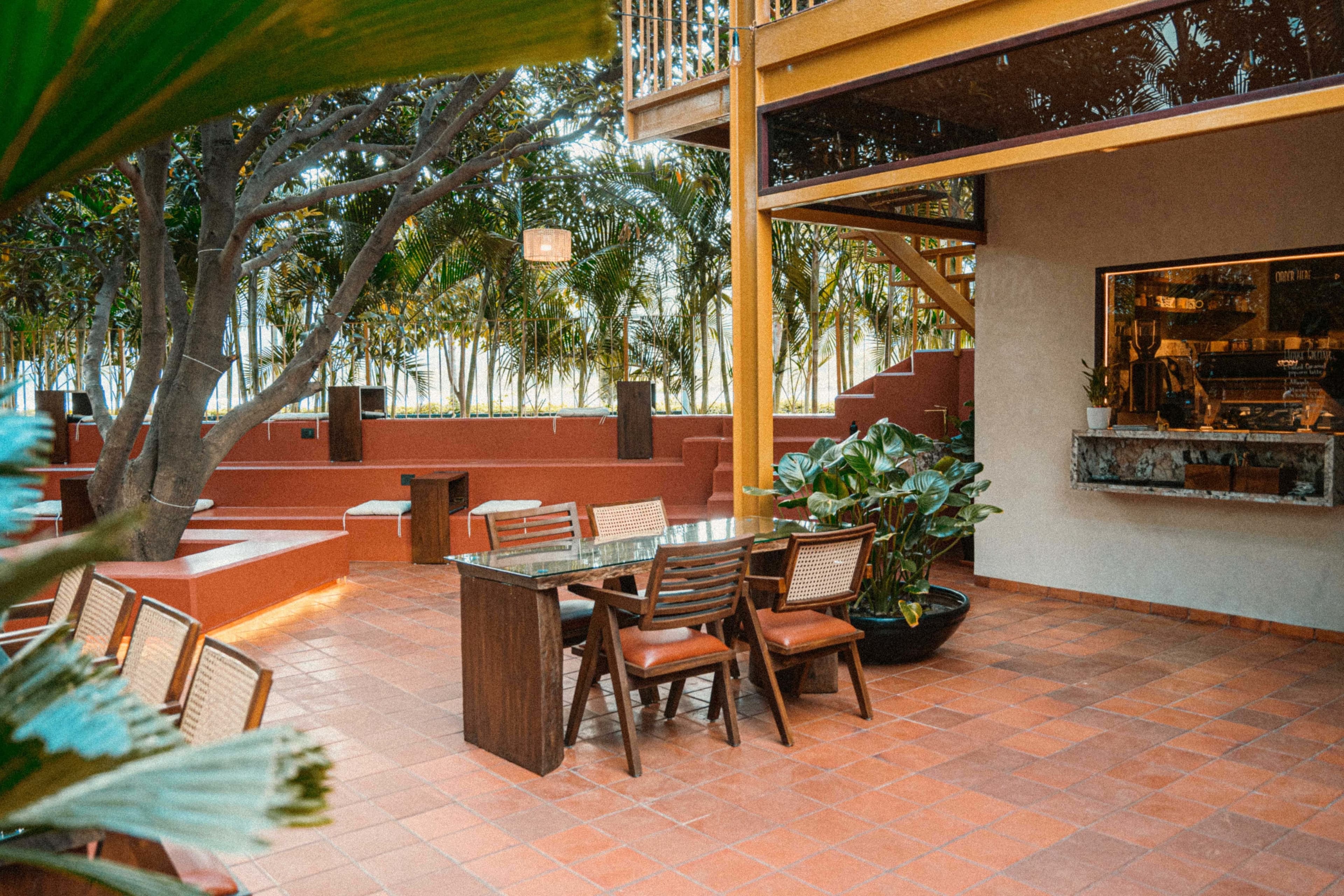 Last House Cafe - Photo 4