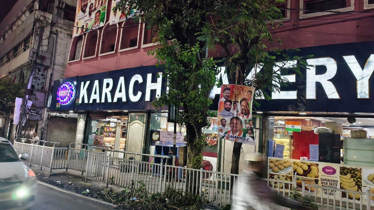 Karachi Bakery - Photo 5